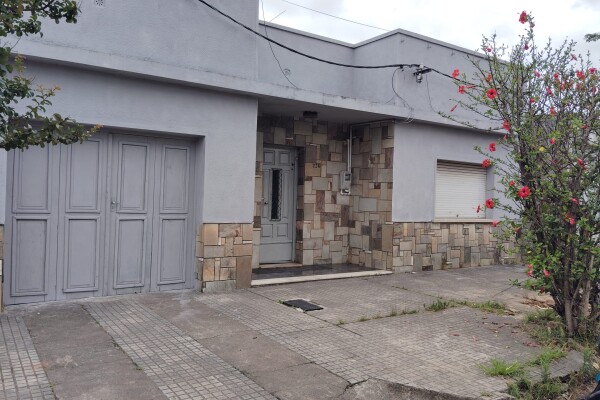 Casa en R. Chico con 2 dorm, garaje y más